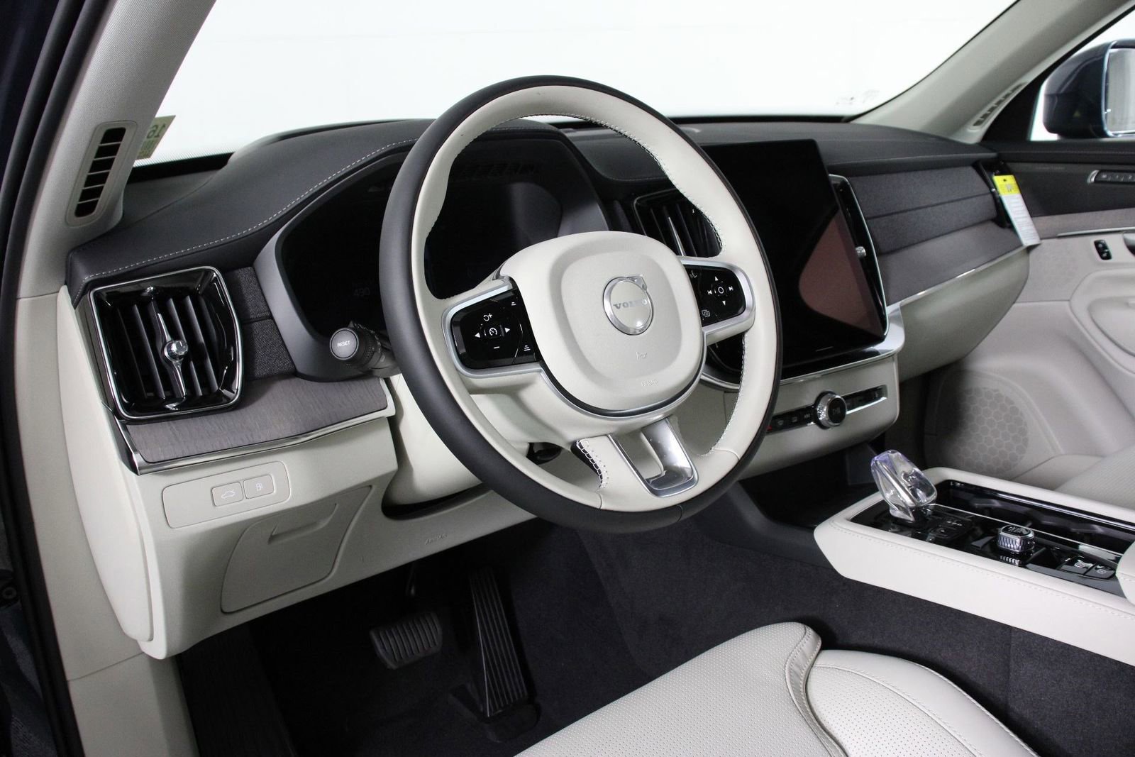 New 2026 Volvo XC90 T8 Ultra image 8