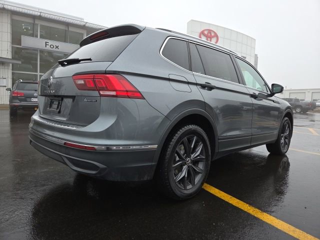Certified 2024 Volkswagen Tiguan SE image 6