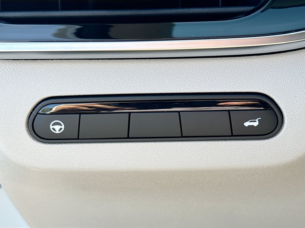Certified 2026 INFINITI QX60 Luxe w/ Cargo Package FWD image 11