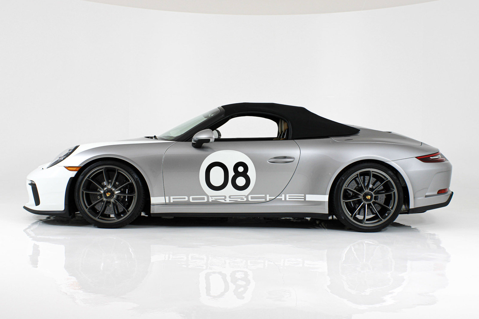 Used 2019 Porsche 911 Speedster RWD image 5