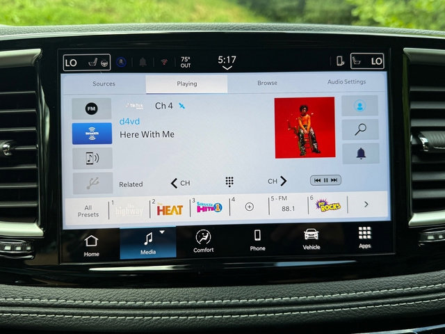 New 2026 Chrysler Pacifica Select image 28