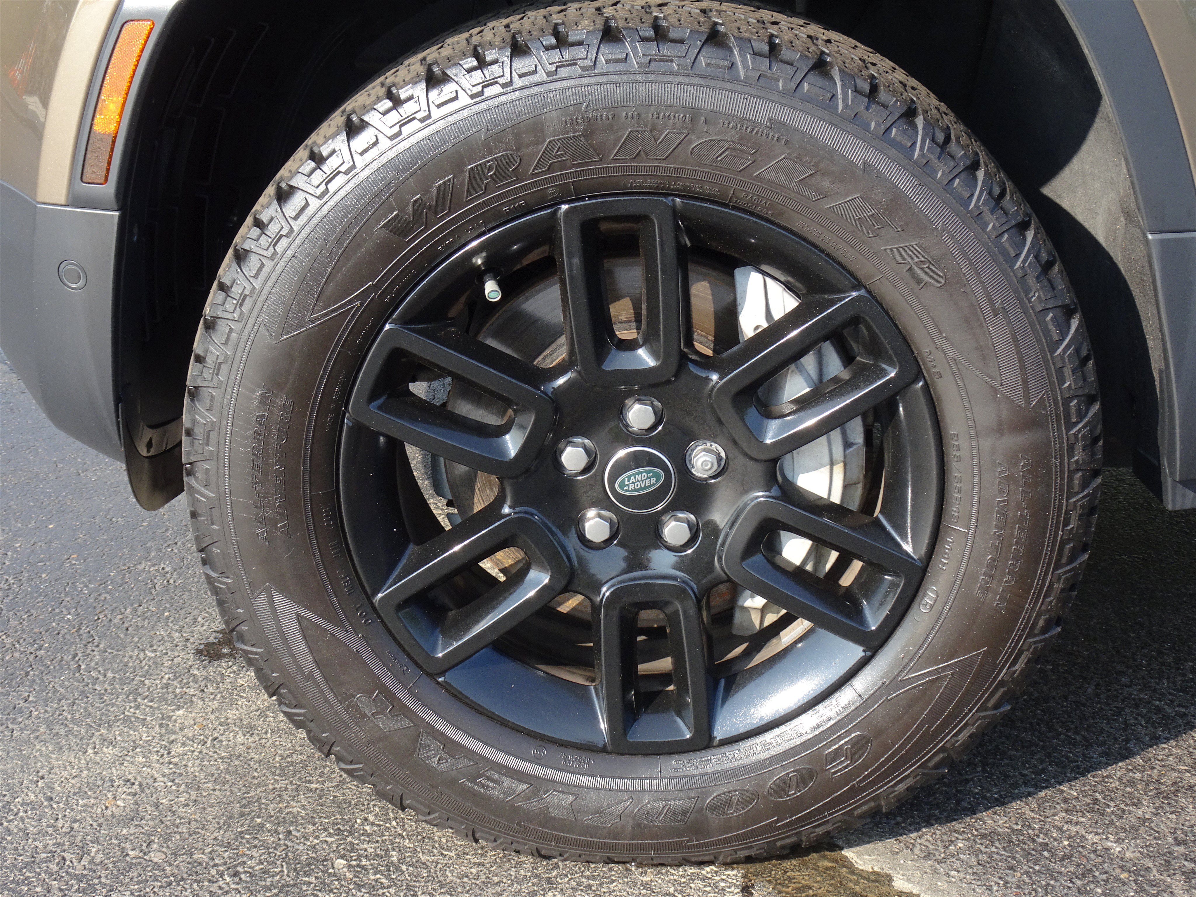 Certified 2024 Land Rover Defender 110 S AWD/4WD image 35