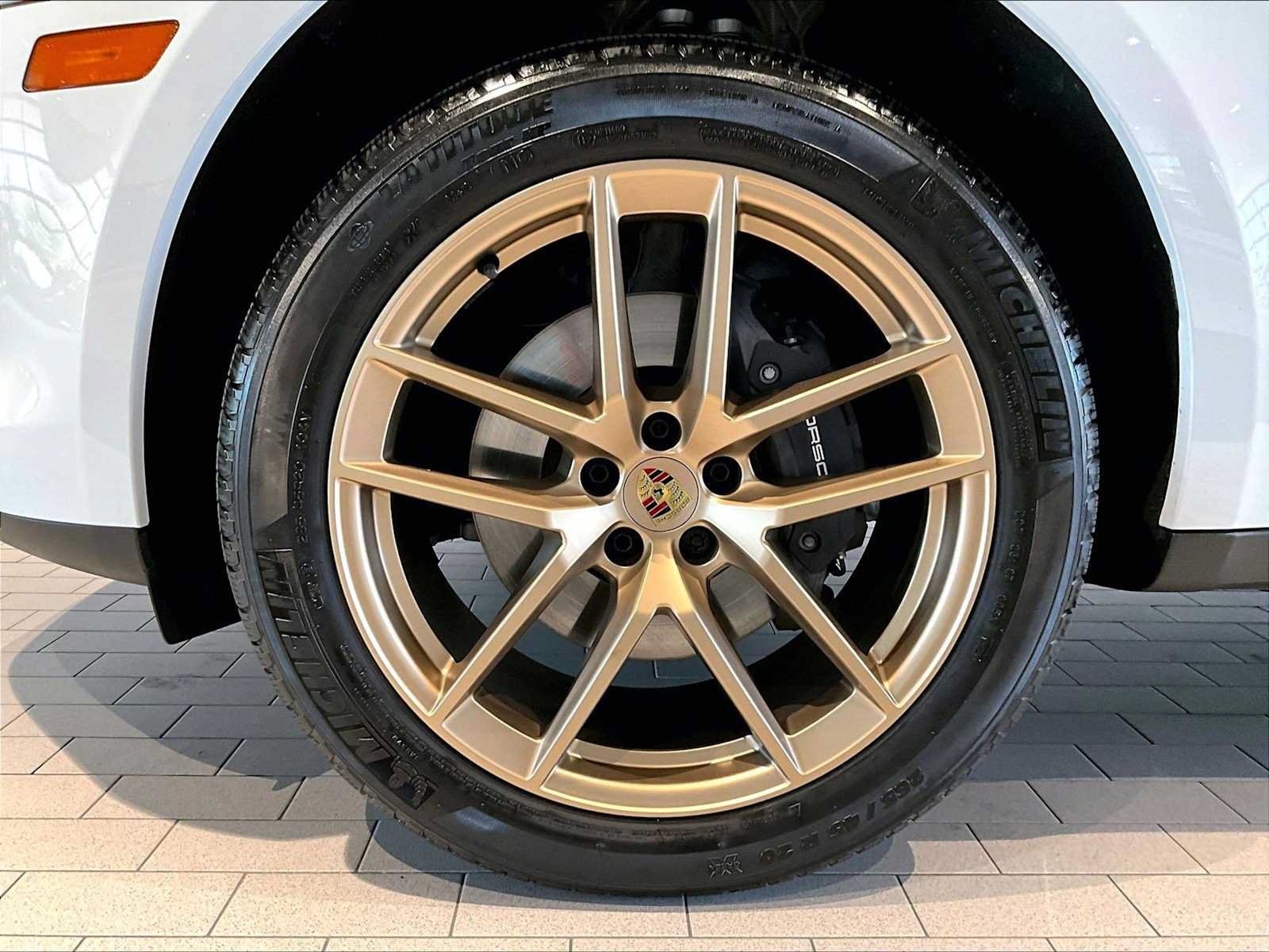 Used 2026 Porsche Macan AWD/4WD image 14