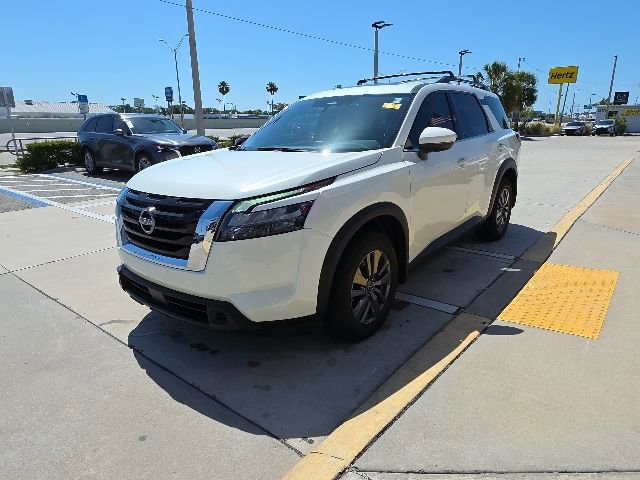 Used 2024 Nissan Pathfinder SV w/ SV Premium Package FWD image 8