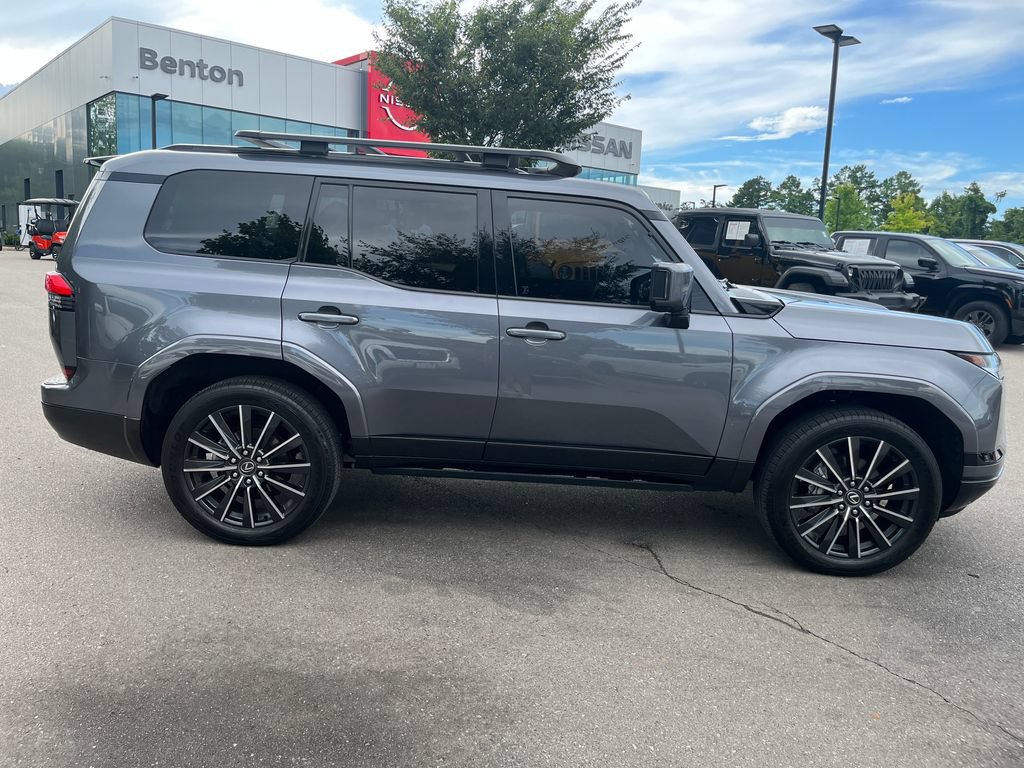 Used 2025 Lexus GX 550 w/ Accessory Package (2T) AWD/4WD image 7