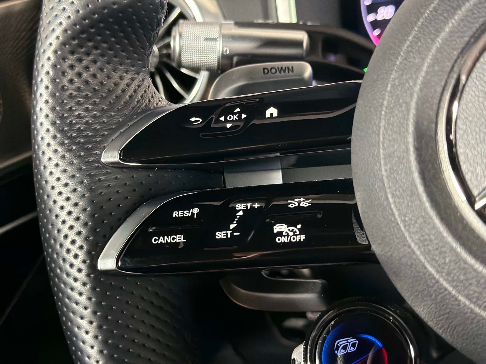 Used 2022 Mercedes-Benz SL 55 AMG 4MATIC image 36