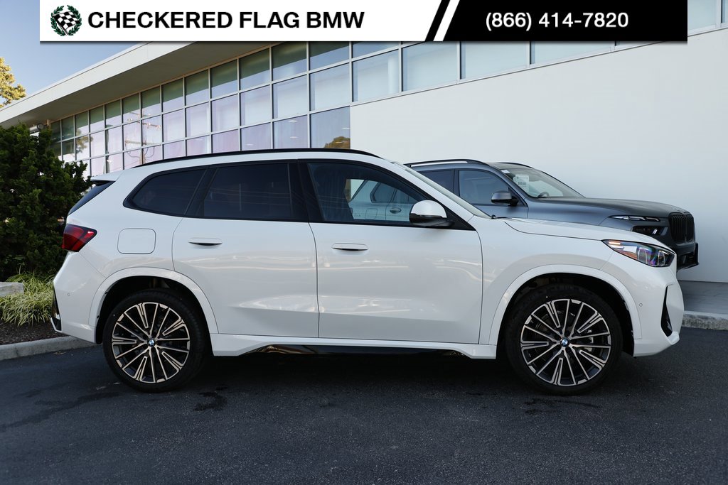 Certified 2025 BMW X1 xDrive28i w/ Technology Package image 3