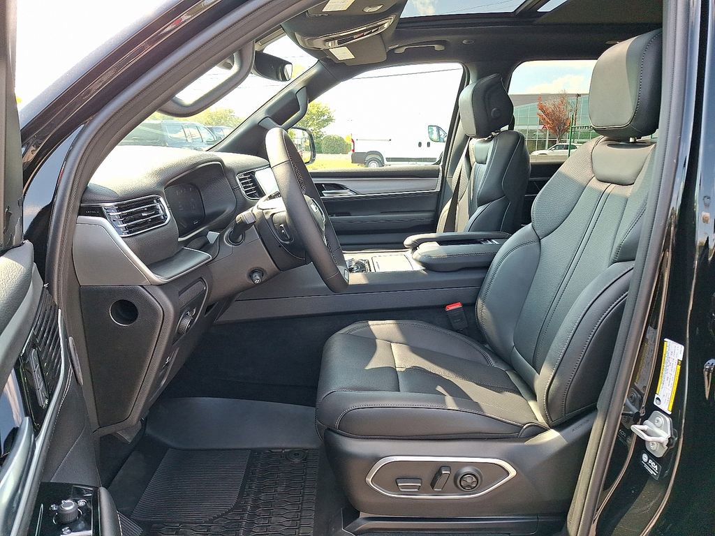 New 2025 Jeep Wagoneer L Series II image 11