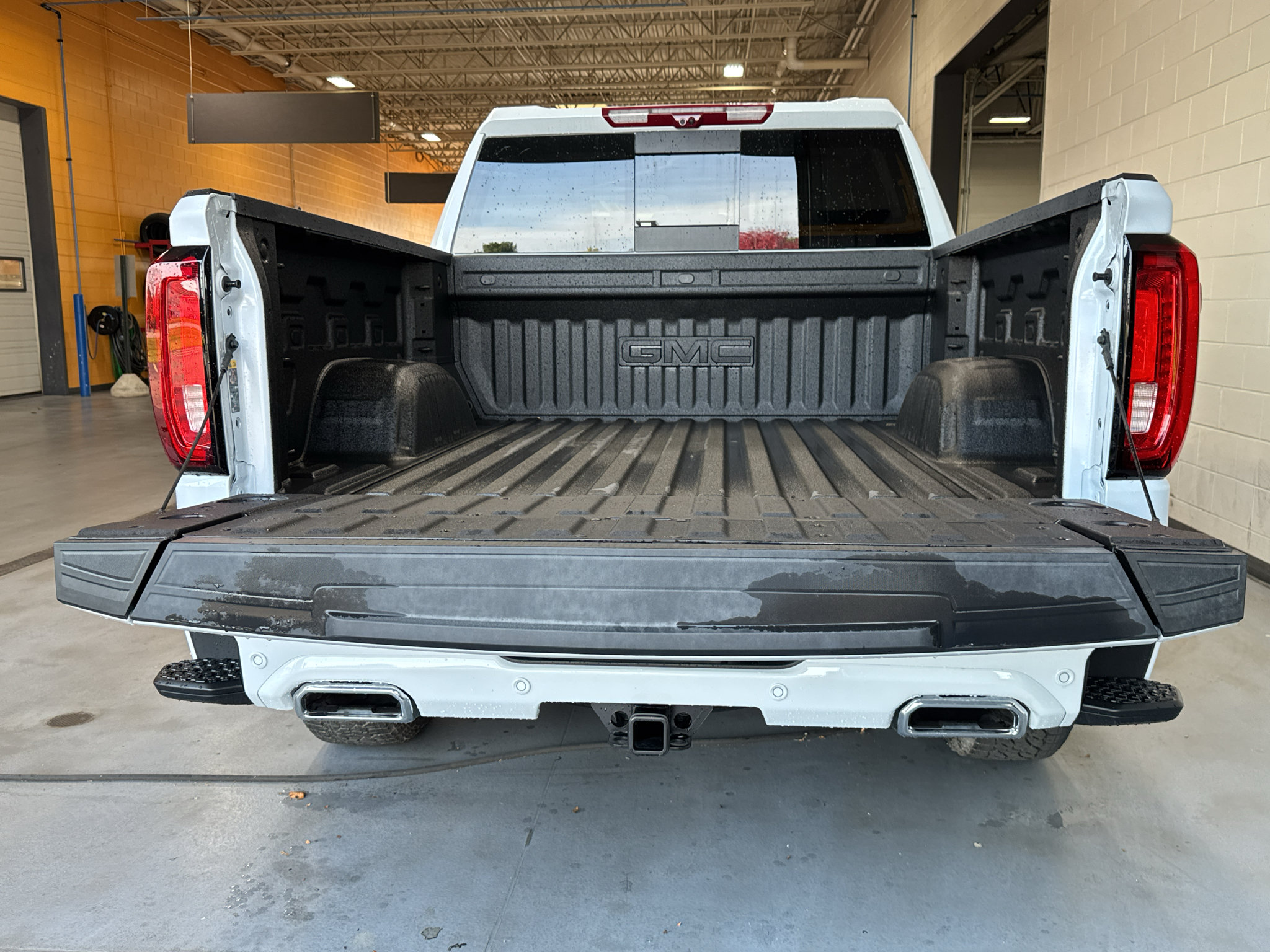 New 2026 GMC Sierra 1500 Denali w/ Technology Package AWD/4WD image 23