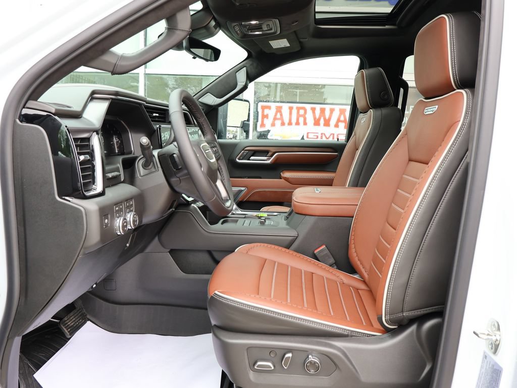 New 2026 GMC Sierra 3500 Denali Ultimate w/ LPO, Black Badging Package AWD/4WD image 15