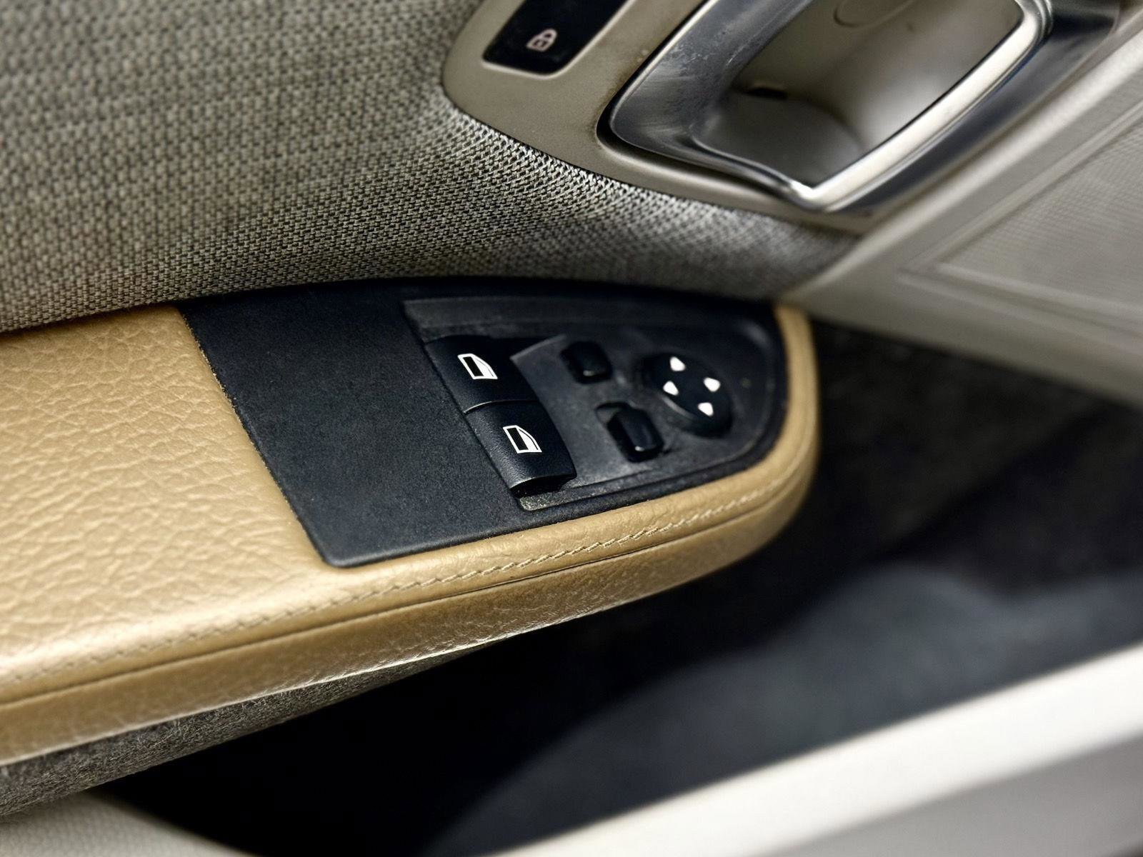 Used 2015 BMW i3 w/ Range Extender image 12