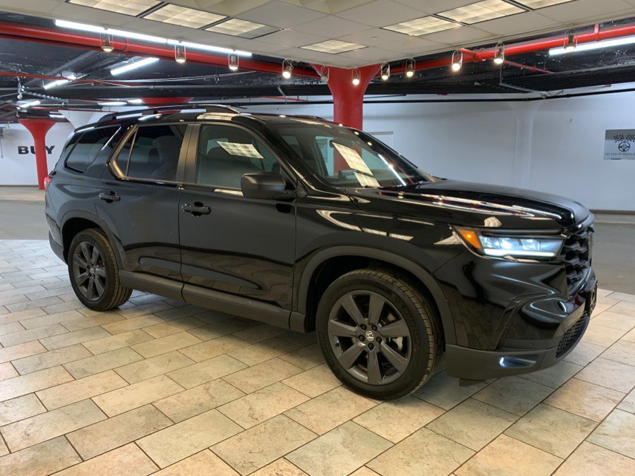 Used 2025 Honda Pilot Sport image 8