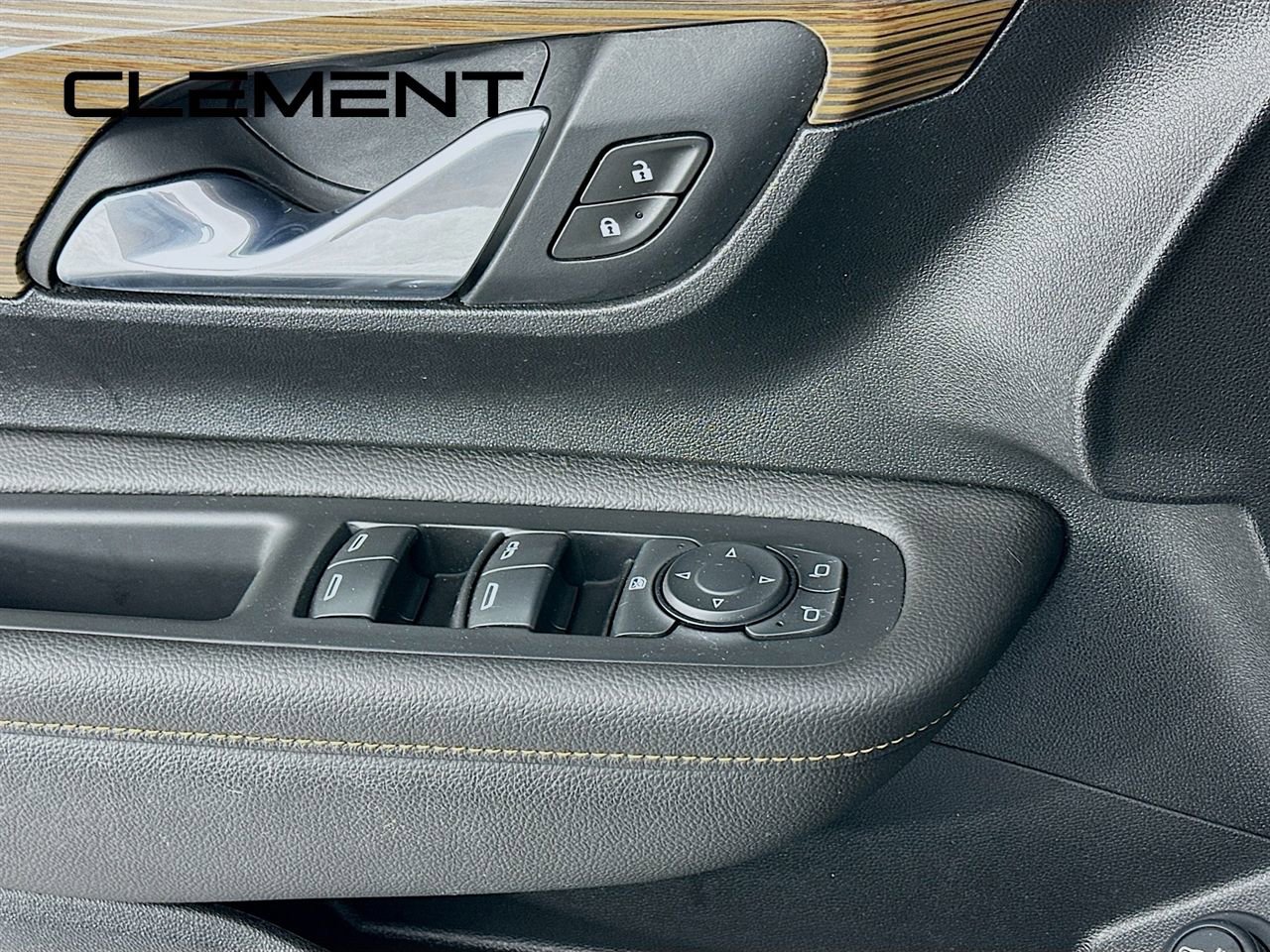 Used 2021 GMC Terrain SLE w/ Driver Convenience Package image 26