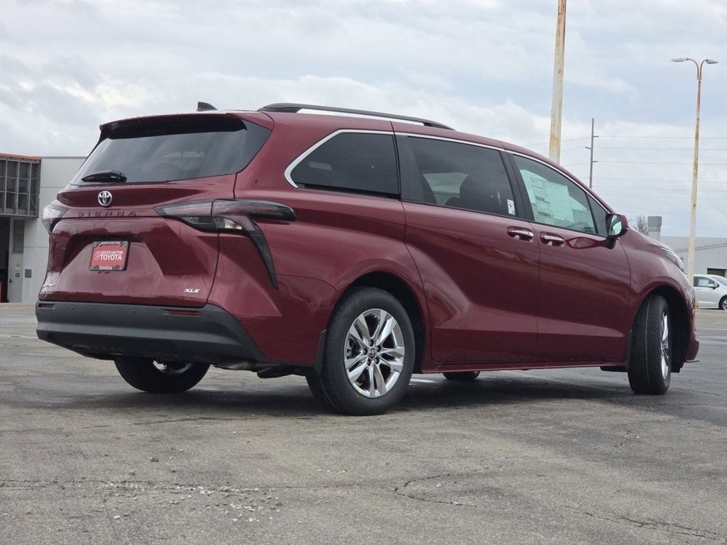 New 2026 Toyota Sienna XLE image 24