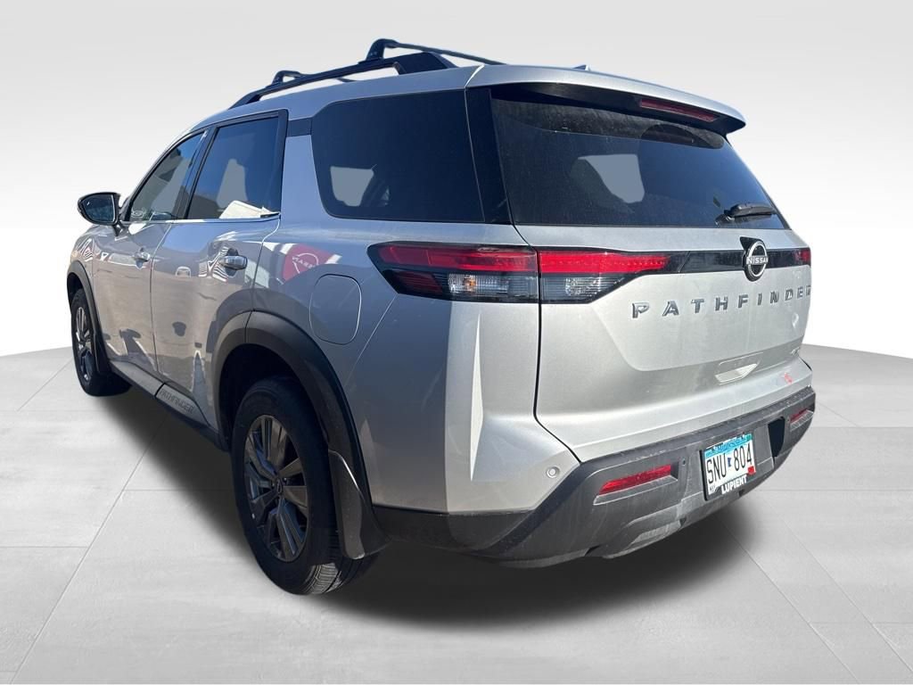 Used 2025 Nissan Pathfinder SV image 7