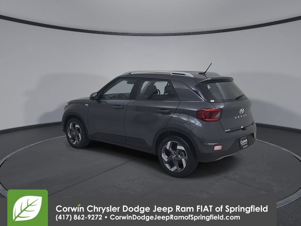 Used 2025 Hyundai Venue SEL FWD image 10
