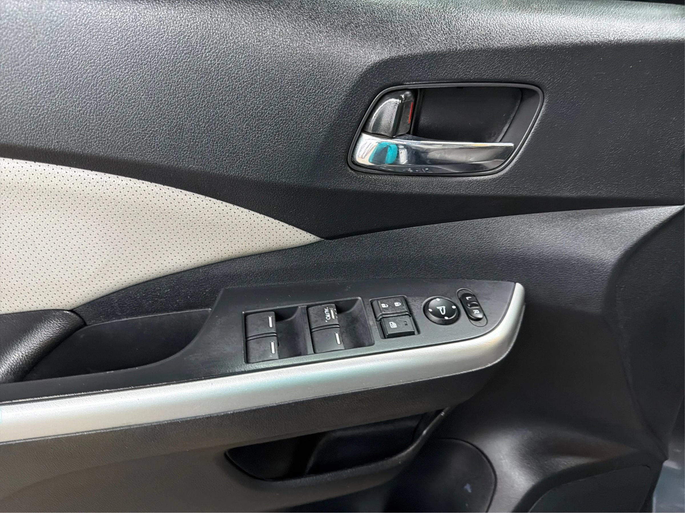 Used 2016 Honda CR-V EX-L image 18