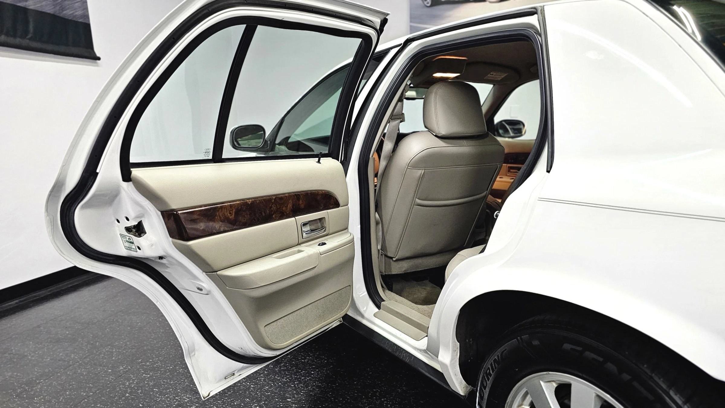 Used 2007 Mercury Grand Marquis LS RWD image 37