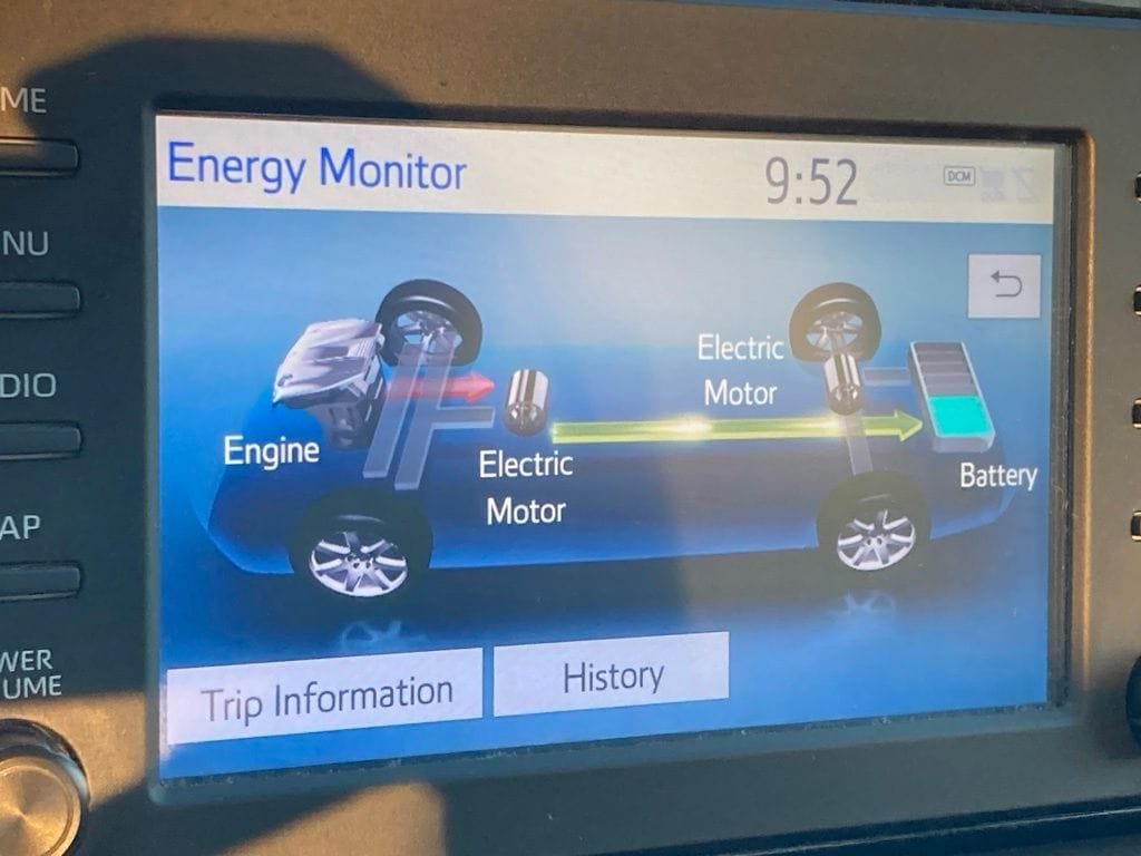 Used 2019 Toyota RAV4 LE w/ Carpet Mat Package AWD/4WD image 16