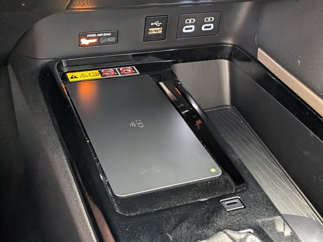 Used 2025 Toyota Camry XSE AWD/4WD image 31