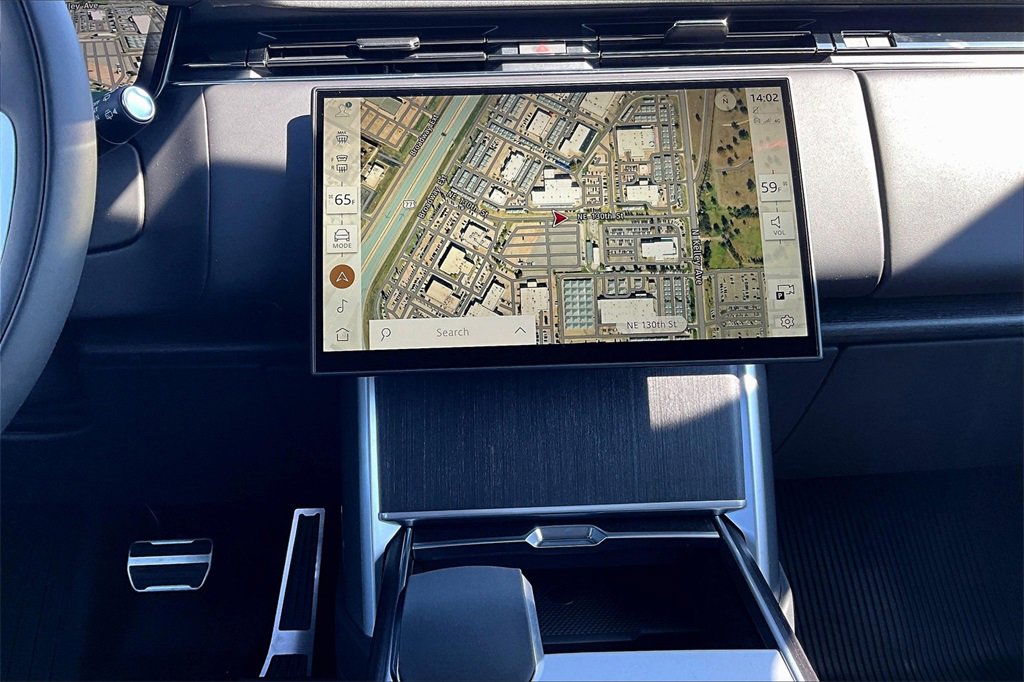New 2025 Land Rover Range Rover Long Wheelbase SE image 7