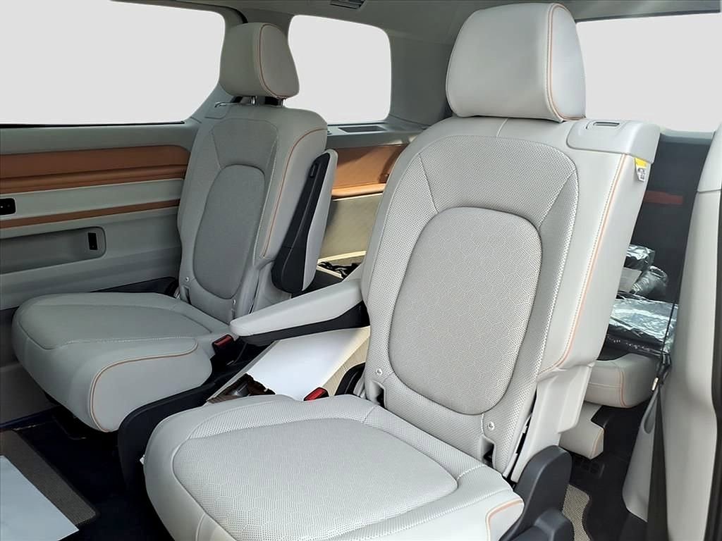 New 2025 Volkswagen ID. Buzz 1st Edition image 11