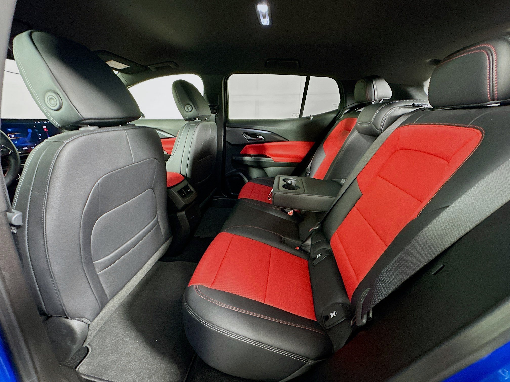 Used 2025 Chevrolet Equinox EV RS FWD image 27