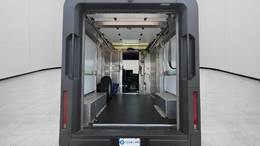 Used 2024 Chevrolet Brightdrop 400 w/ Commercial Equipment Package AWD/4WD image 27