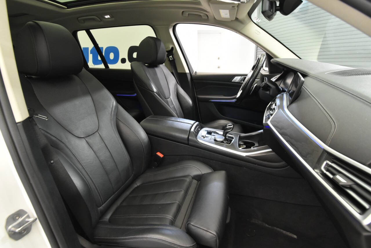 Used 2019 BMW X7 xDrive40i w/ Parking Assistance Package image 16
