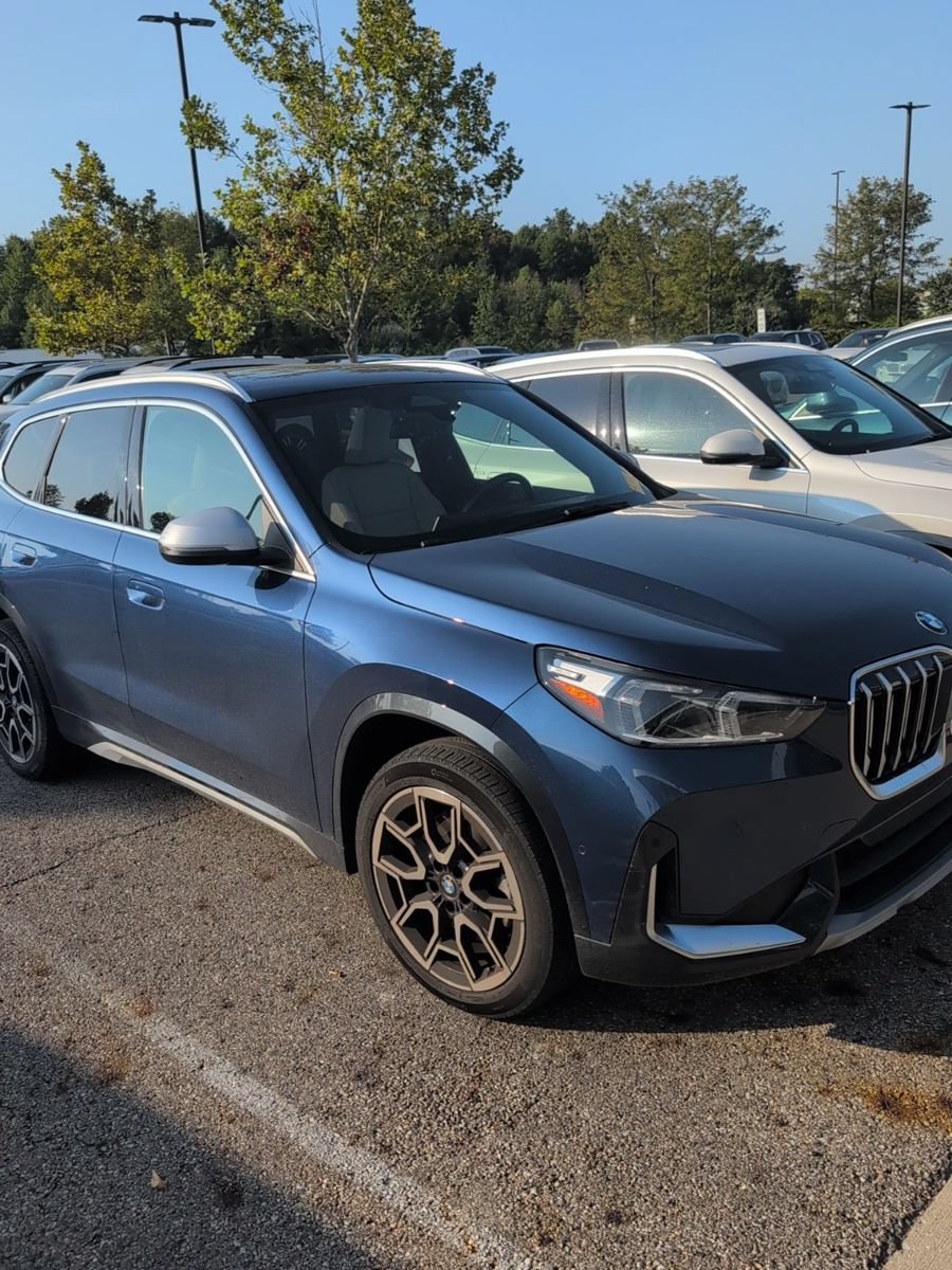 Used 2023 BMW X1 xDrive28i w/ Convenience Package AWD/4WD image 3