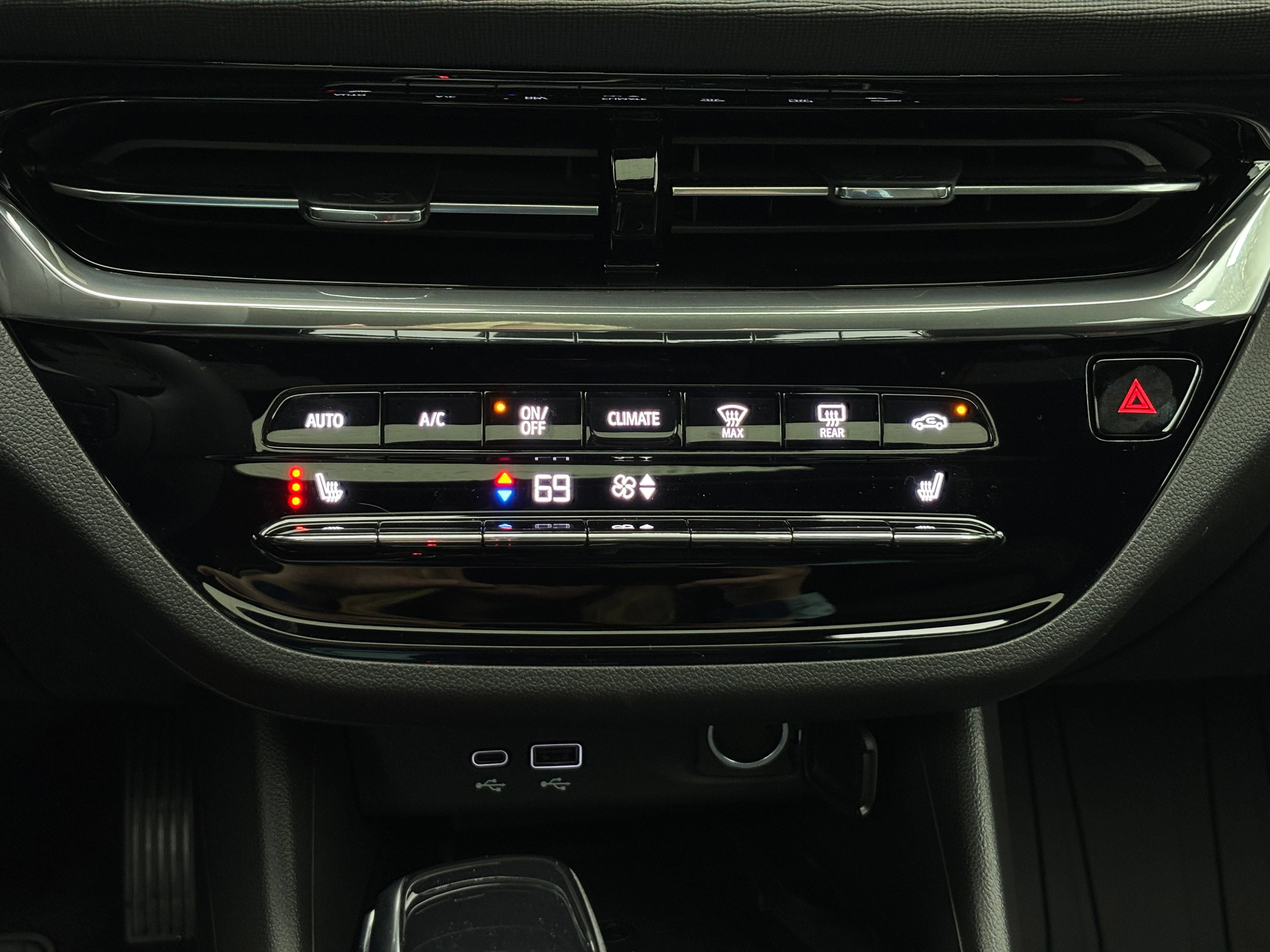 New 2026 Buick Envista Sport Touring FWD image 25