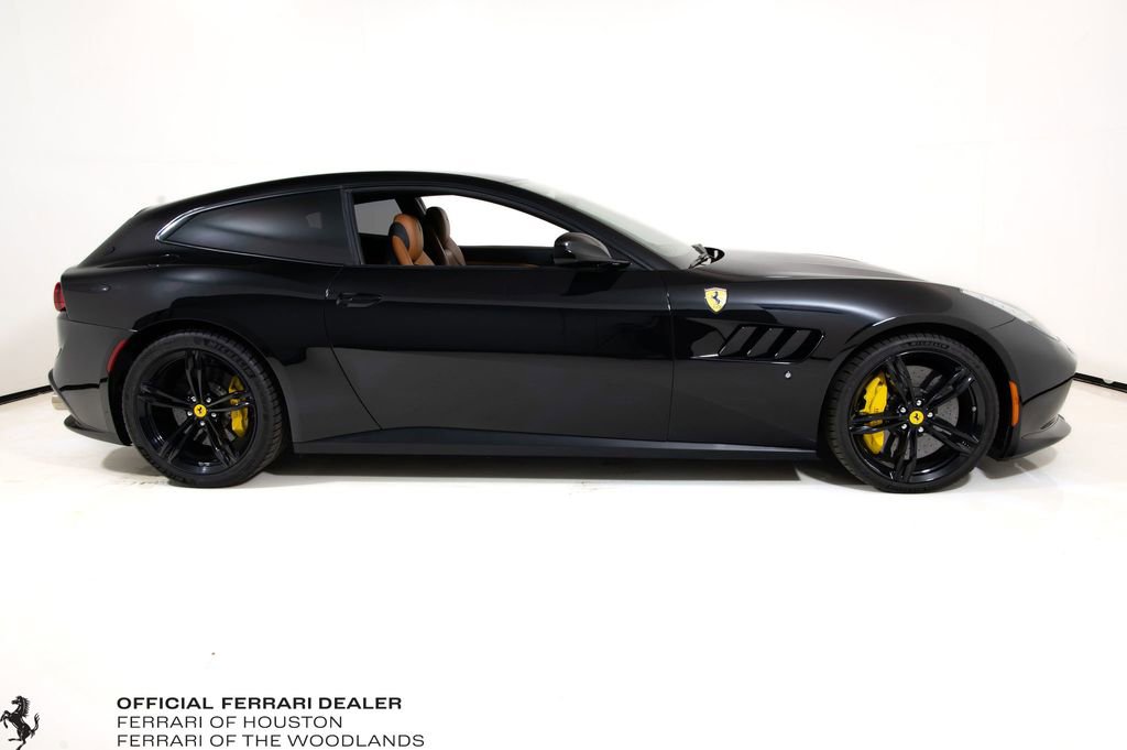 Used 2018 Ferrari GTC4Lusso image 3