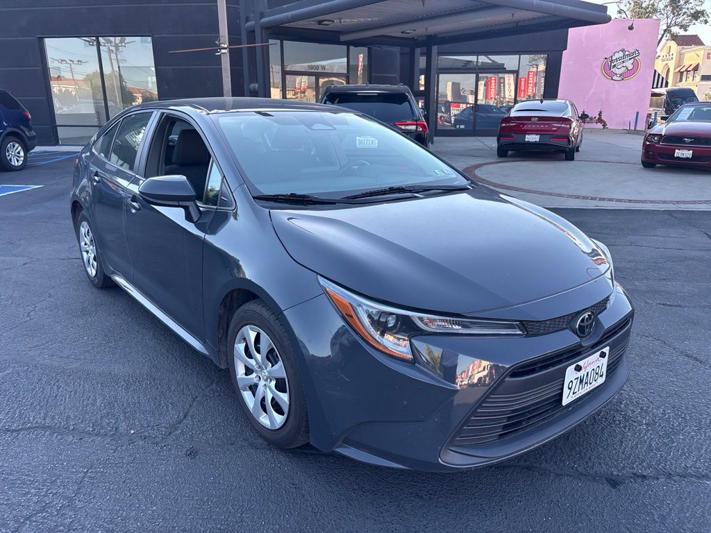 Used 2024 Toyota Corolla LE FWD image 2