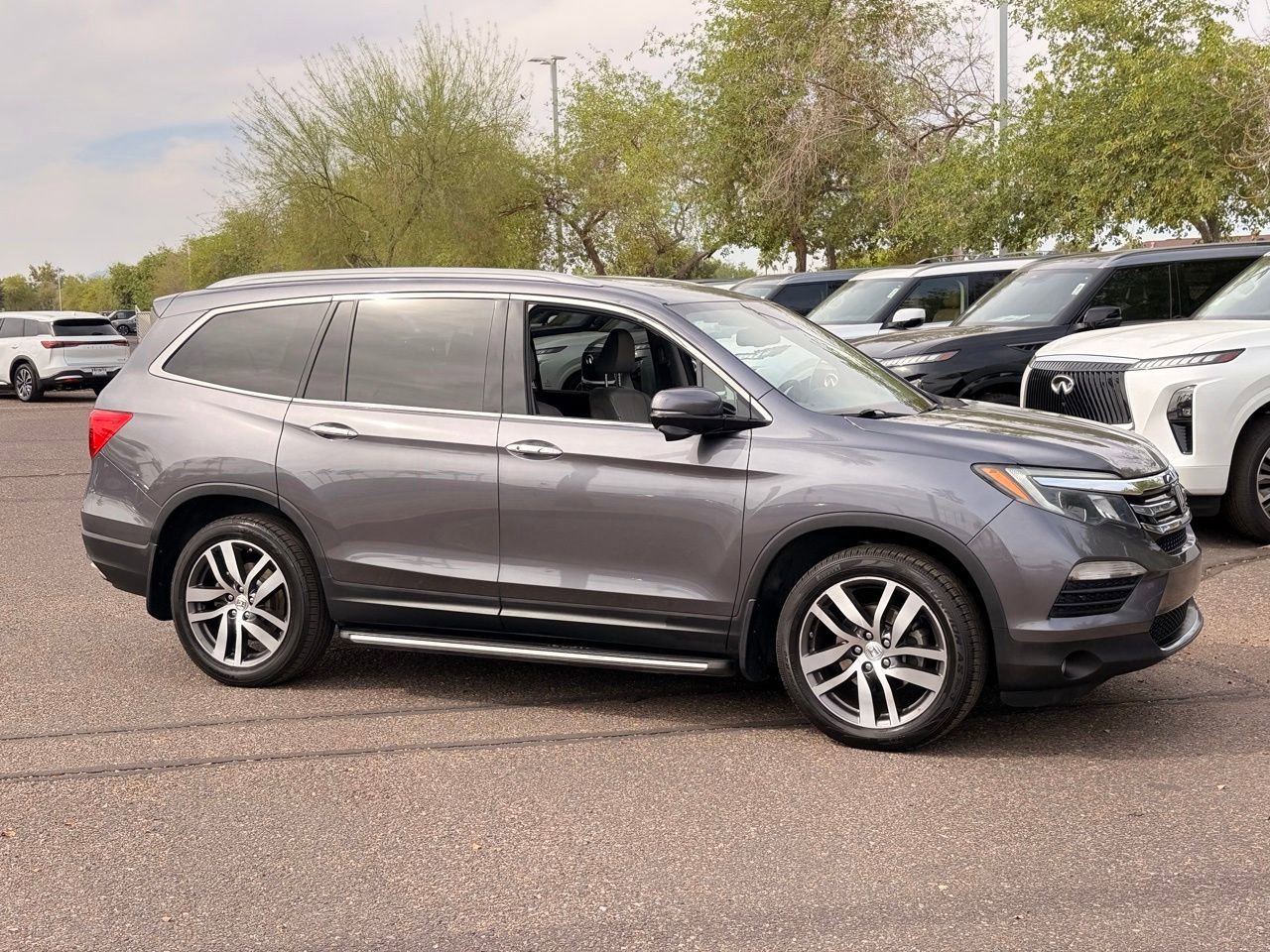 Used 2017 Honda Pilot Touring image 8
