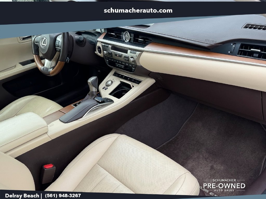 Used 2018 Lexus ES 300h w/ Luxury Package FWD image 16