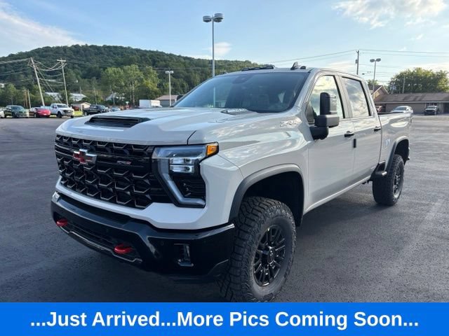New 2026 Chevrolet Silverado 2500 ZR2 w/ LPO, Dark Essentials Package AWD/4WD image 2