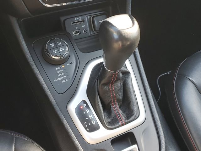 Used 2016 Jeep Cherokee Trailhawk w/ Cold Weather Group image 27