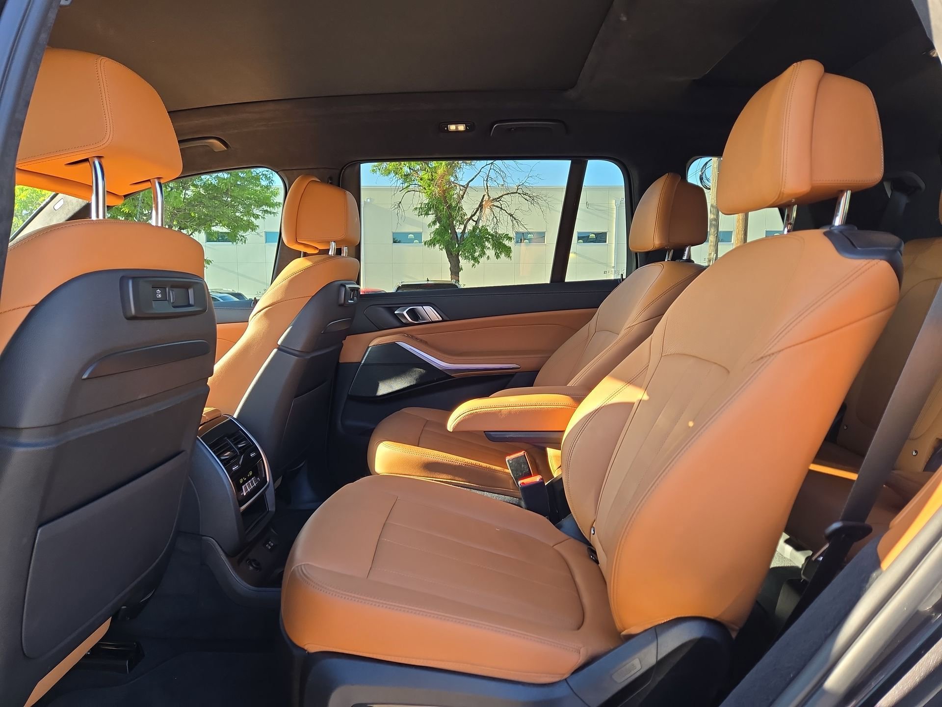 Used 2022 BMW X7 xDrive40i w/ Executive Package AWD/4WD image 13