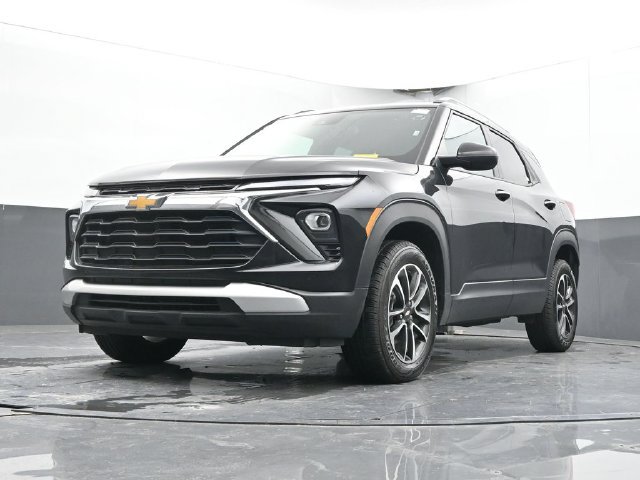 Used 2025 Chevrolet TrailBlazer LT AWD/4WD image 48