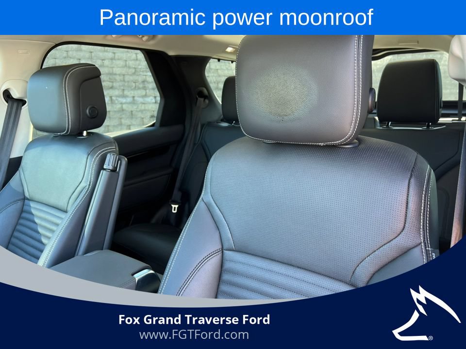 Used 2024 Land Rover Discovery S AWD/4WD image 13