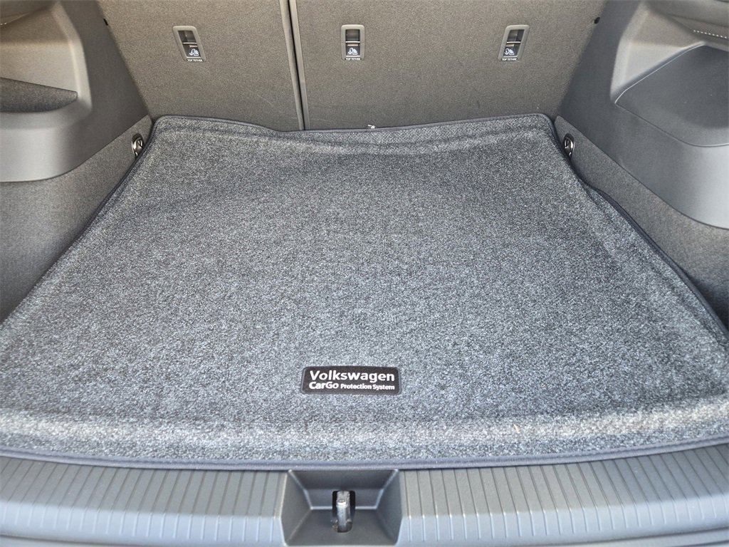 New 2025 Volkswagen Tiguan SE image 25