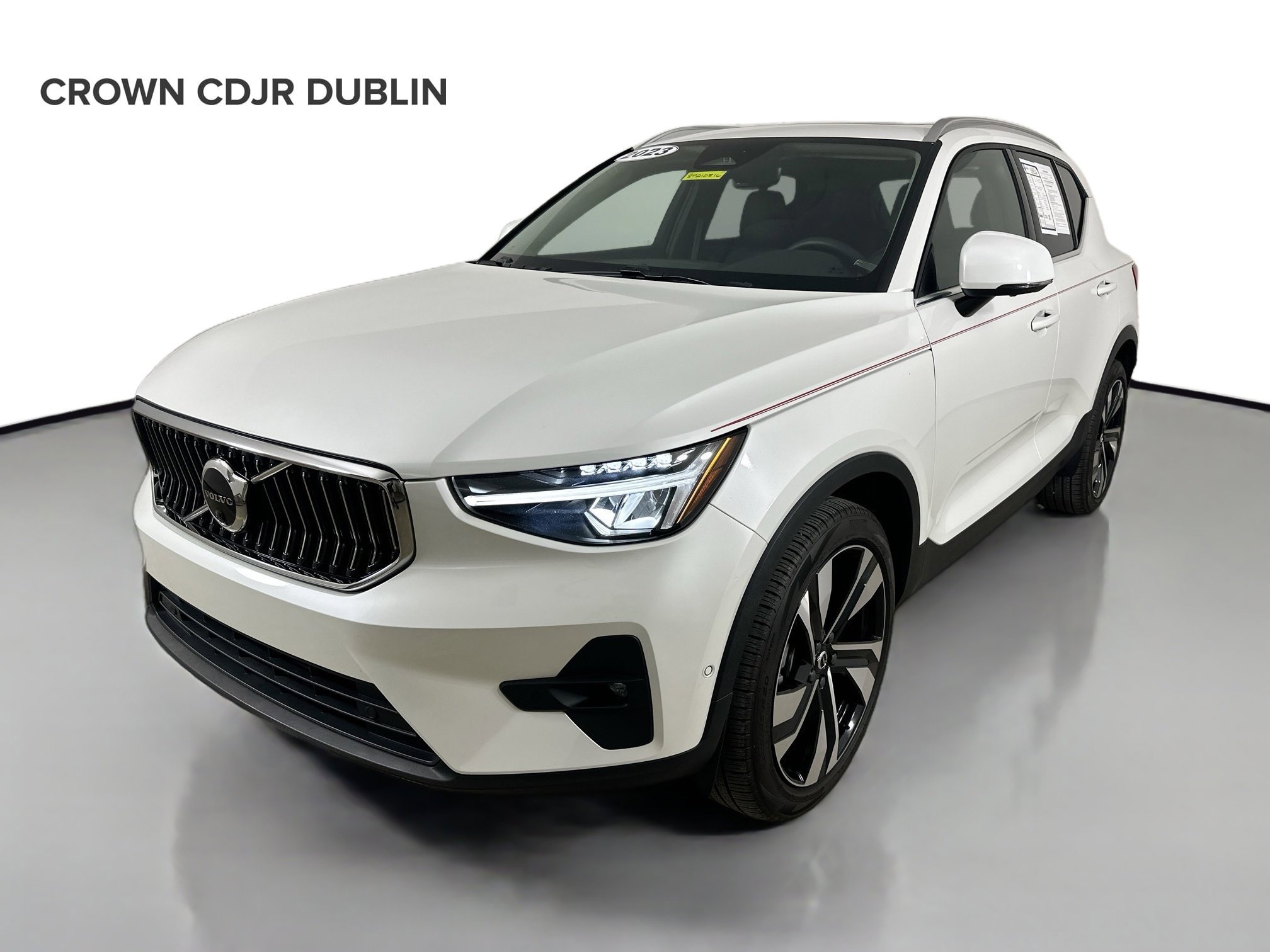 Used 2023 Volvo XC40 B5 Plus w/ Climate Package