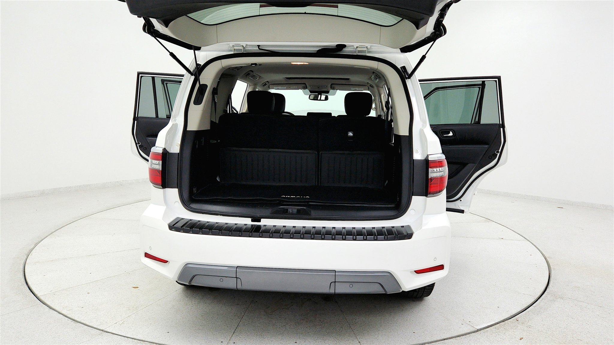 Used 2024 Nissan Armada SL w/ Captain's Chairs Package image 33