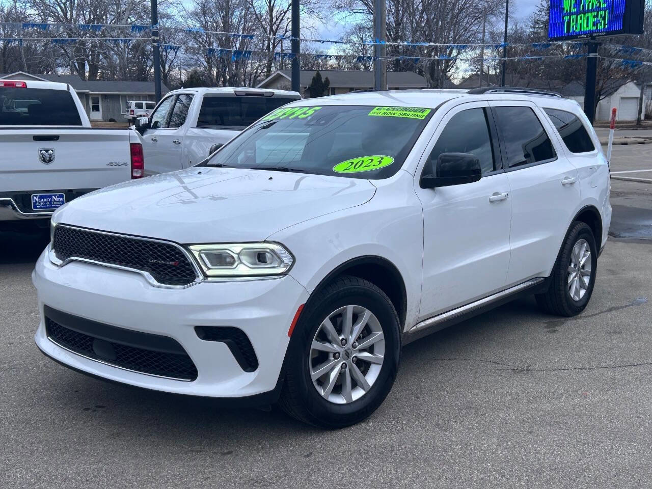 Used 2023 Dodge Durango SXT Launch Edition image 2