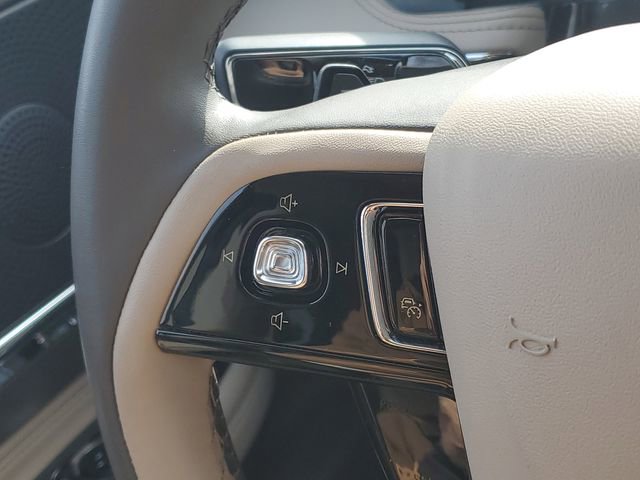 Certified 2024 Lincoln Corsair AWD image 14