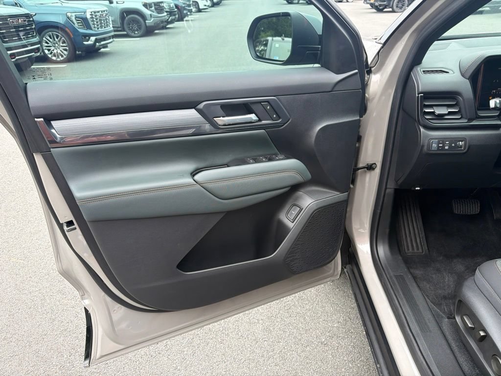 New 2026 GMC Terrain AT4 w/ Technology Package II AWD/4WD image 11