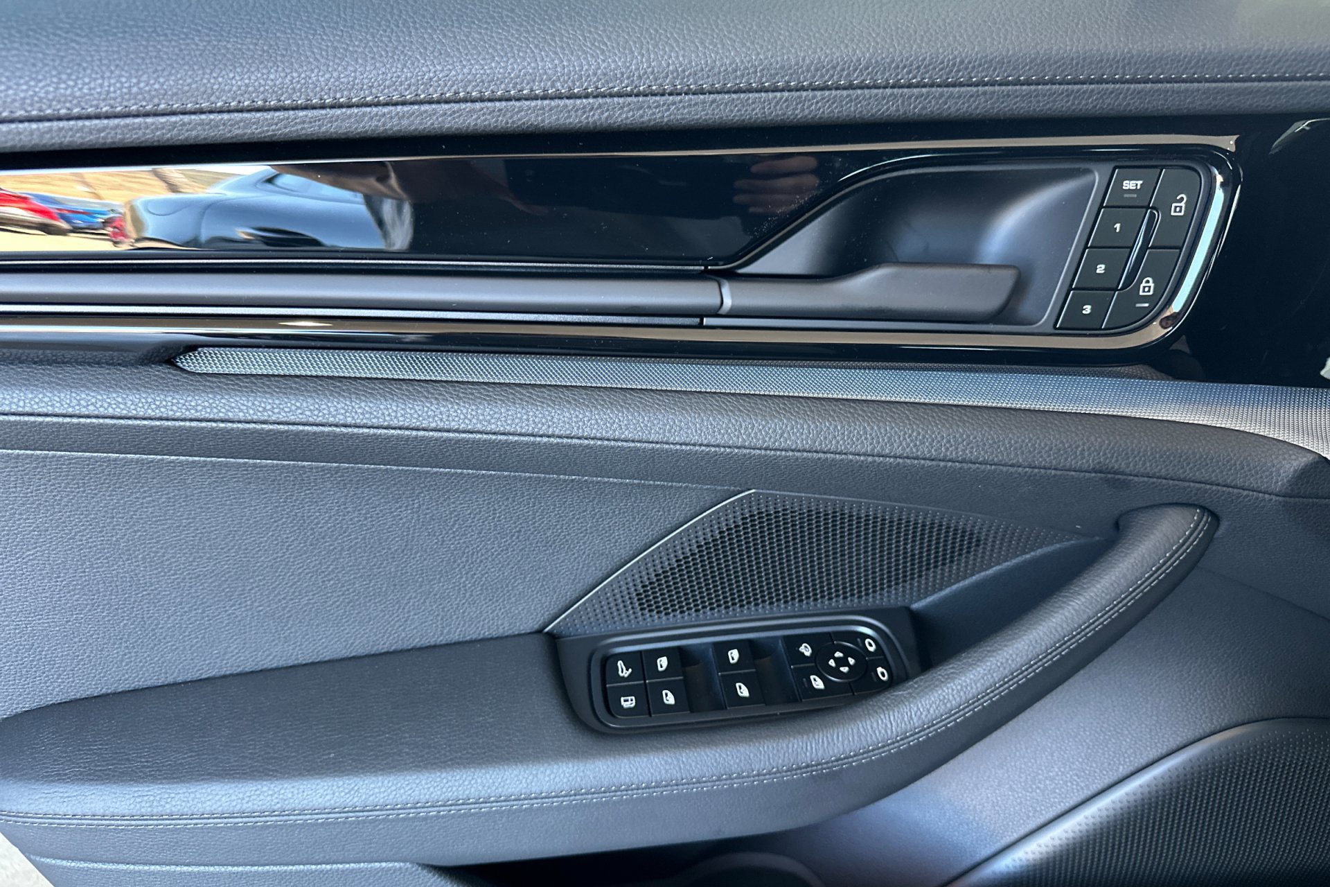 New 2025 Porsche Panamera 4S image 12