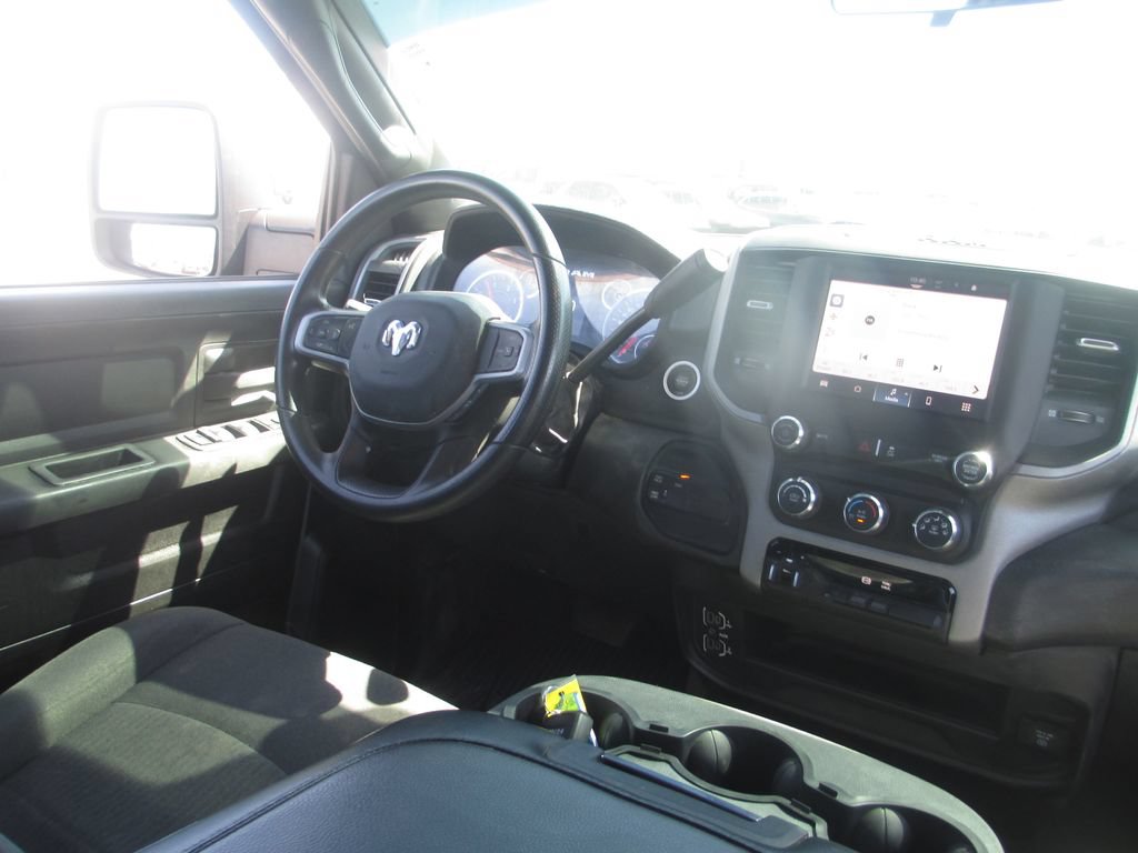 Used 2024 RAM 3500 Tradesman w/ Chrome Appearance Group AWD/4WD image 24