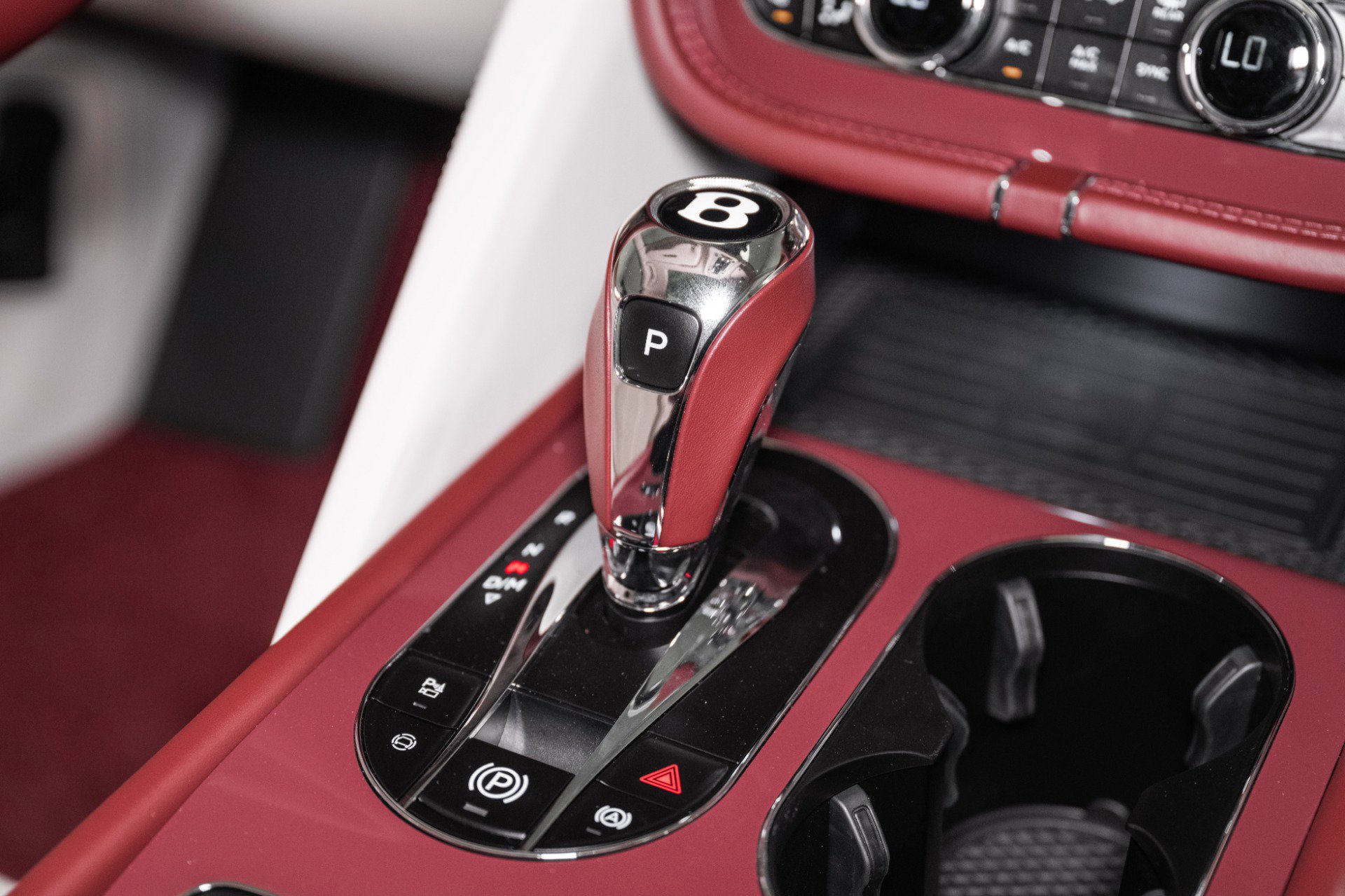 New 2025 Bentley Bentayga image 48