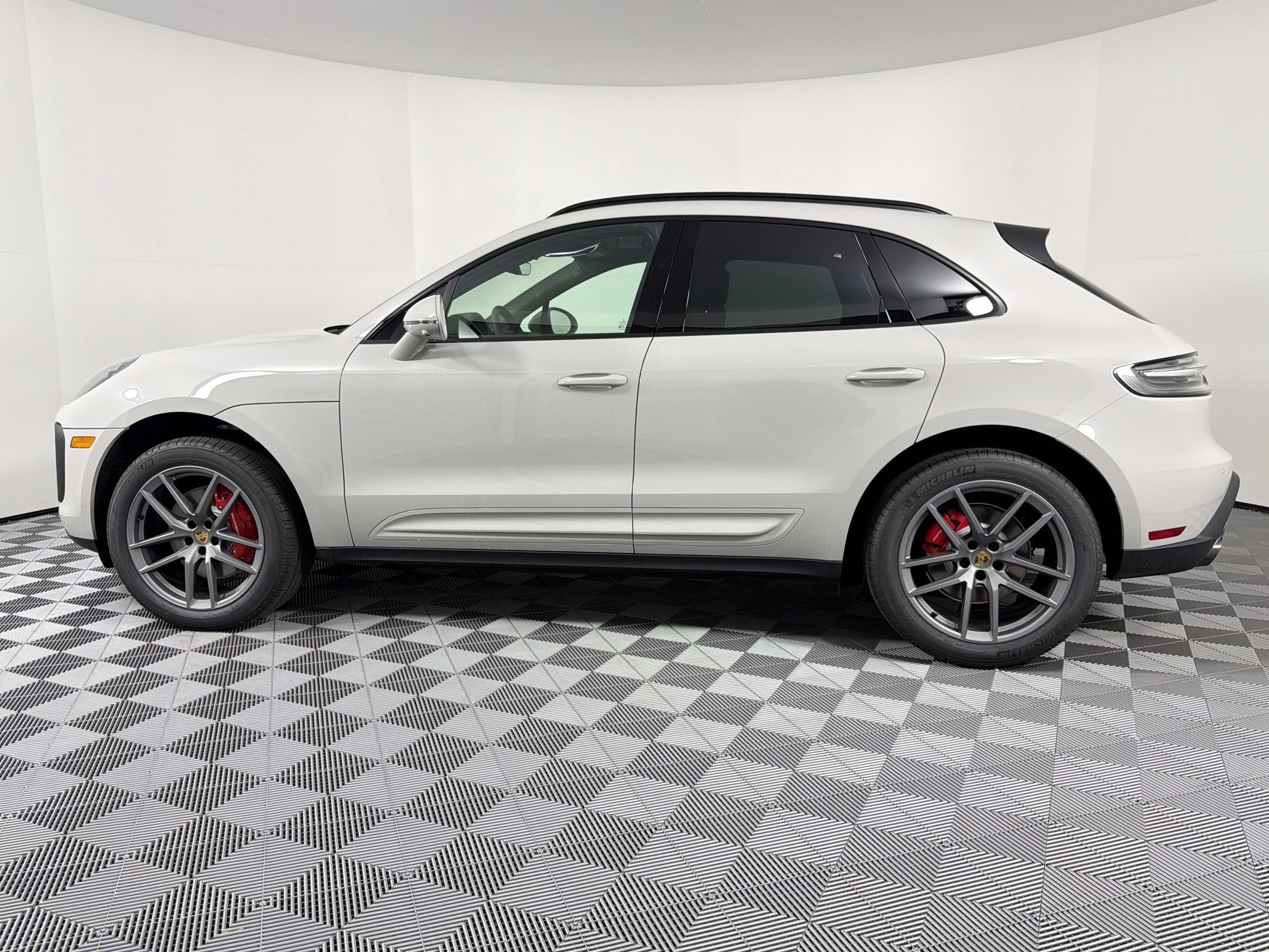 New 2026 Porsche Macan S AWD/4WD image 2